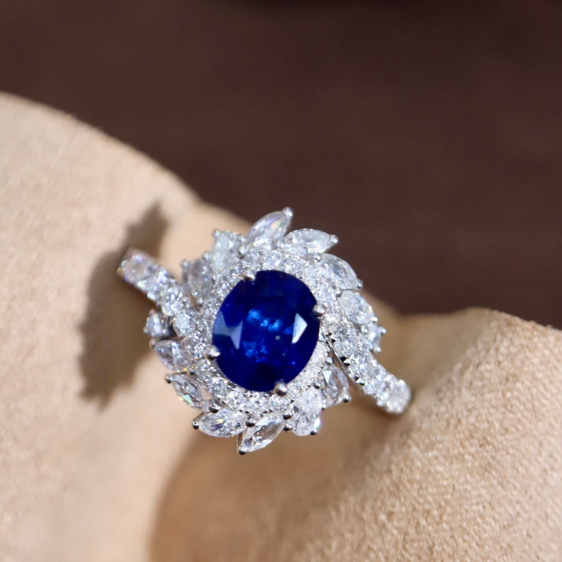 14k Gold 2.31 Ctw Natural Sapphire & Diamond Ring: Ref:231092258 // gold content:14k gold // ring size:7. 25us // // main gemstone:sapphire // shape:oval // carat weight:1. 50ct // color:blue // treatment:natural // // adjacent gemstone 2 : diamond //