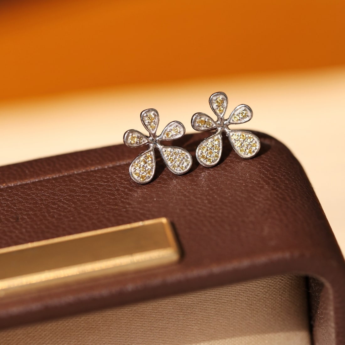 14k Gold 0.4 Ct Natural Yellow Diamond Earrings - 6