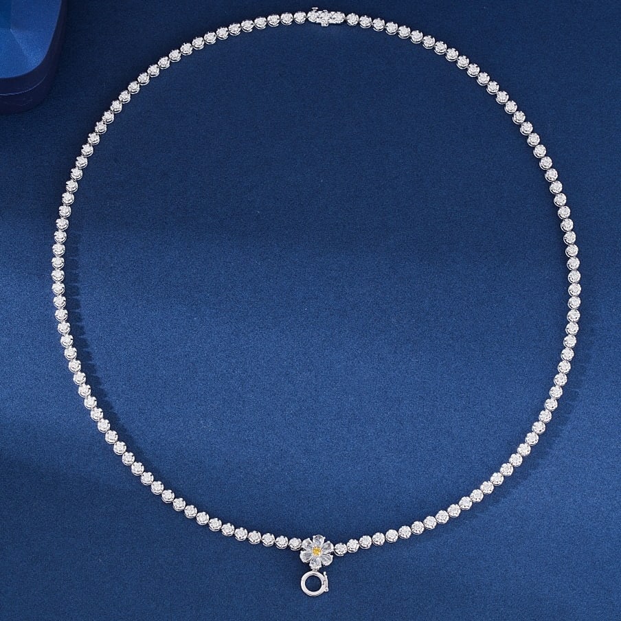 14k Gold 2.77 Ctw Natural H Diamond Necklace: Ref:231092277 // gold content:14k gold // main gemstone:diamond // shape:pear // carat weight:0. 35ct // clarity grade:vs-si // color:h // treatment:natural // // adjacent gemstone 2 : diamond //