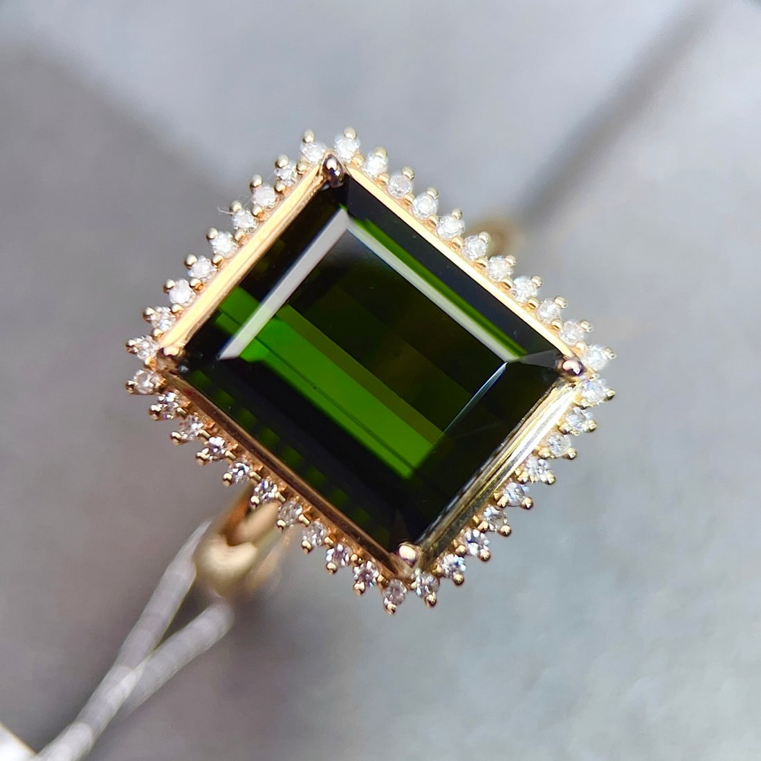 14k Gold 5.35 Ctw Natural Tourmaline & Diamond Ring: Ref:231092280 // gold content:14k gold // ring size:7. 25us // // main gemstone:tourmaline // shape:octagonal // carat weight:5. 15ct // color:green // treatment:natural // // adjacent gemstone 2 : di