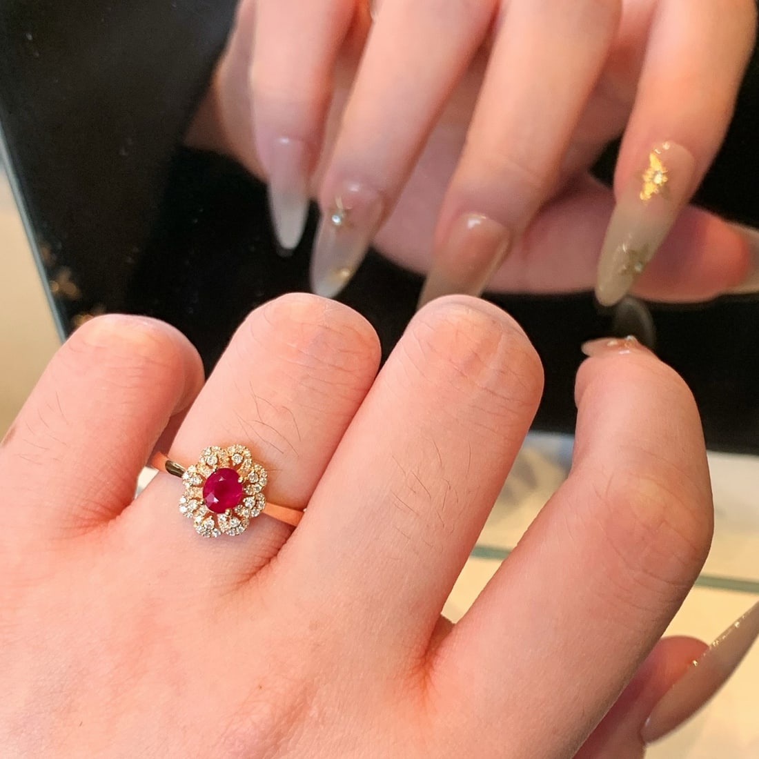 14k Gold 0.83 Ctw Natural Ruby & Diamond Ring - 5