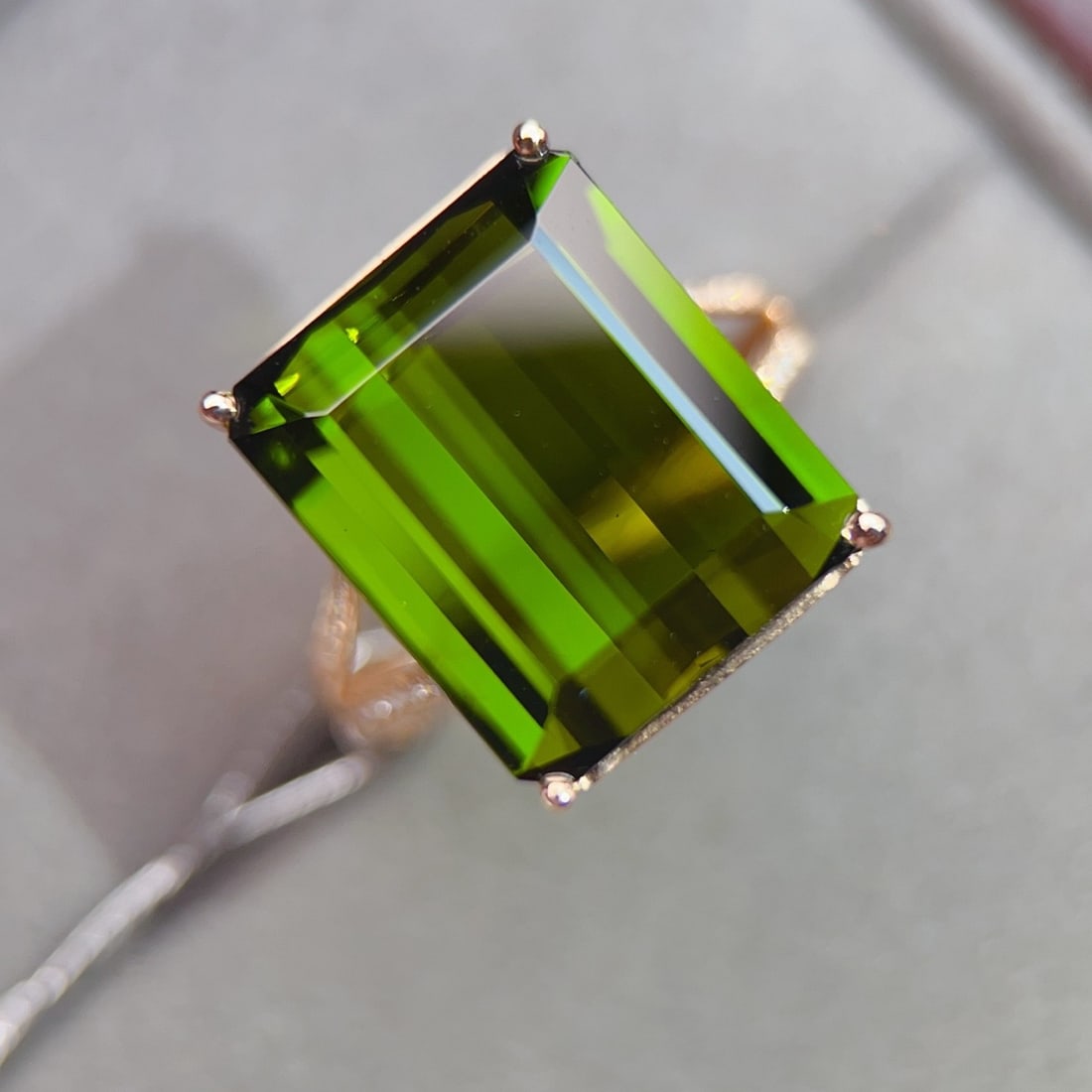 14k Gold 10.84 Ctw Natural Tourmaline & Diamond Ring: Ref:231092292 // gold content:14k gold // ring size:7. 25us // // main gemstone:tourmaline // shape:octagonal // carat weight:10. 75ct // color:green // treatment:natural // // adjacent gemstone 2 :