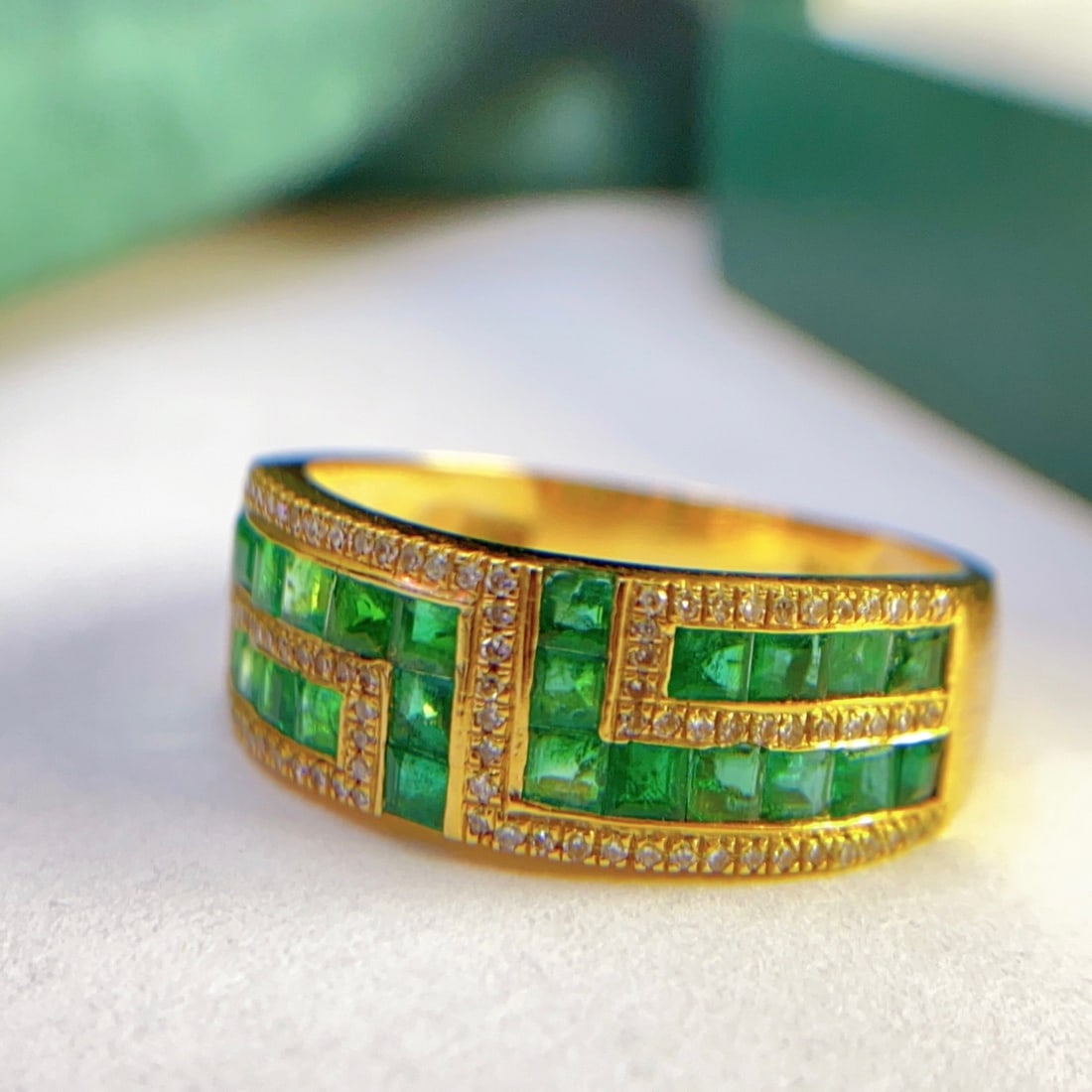 14k Gold 2.30 Ct Natural Emerald & Diamond Ring - 2