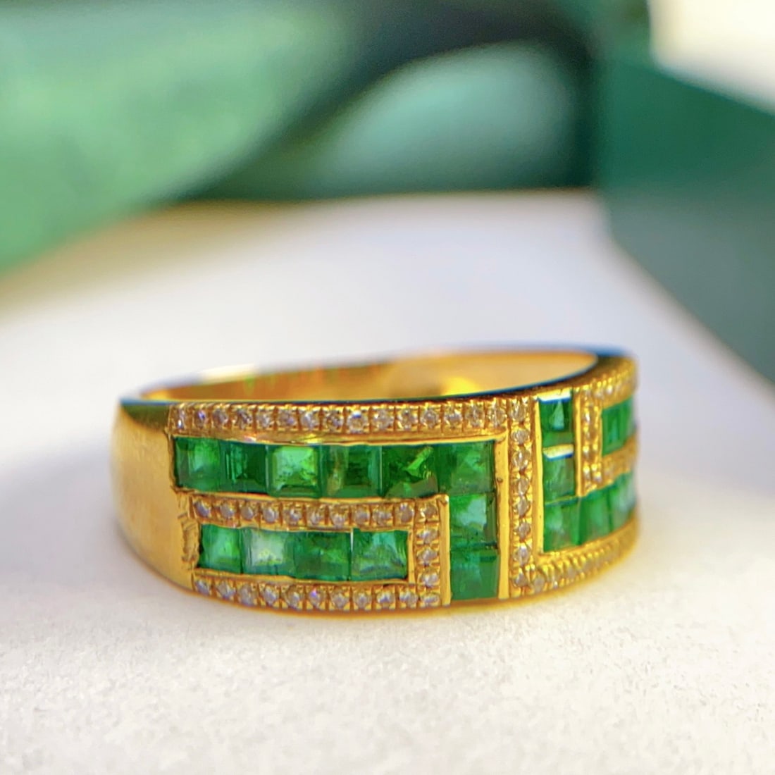 14k Gold 2.30 Ct Natural Emerald & Diamond Ring - 6