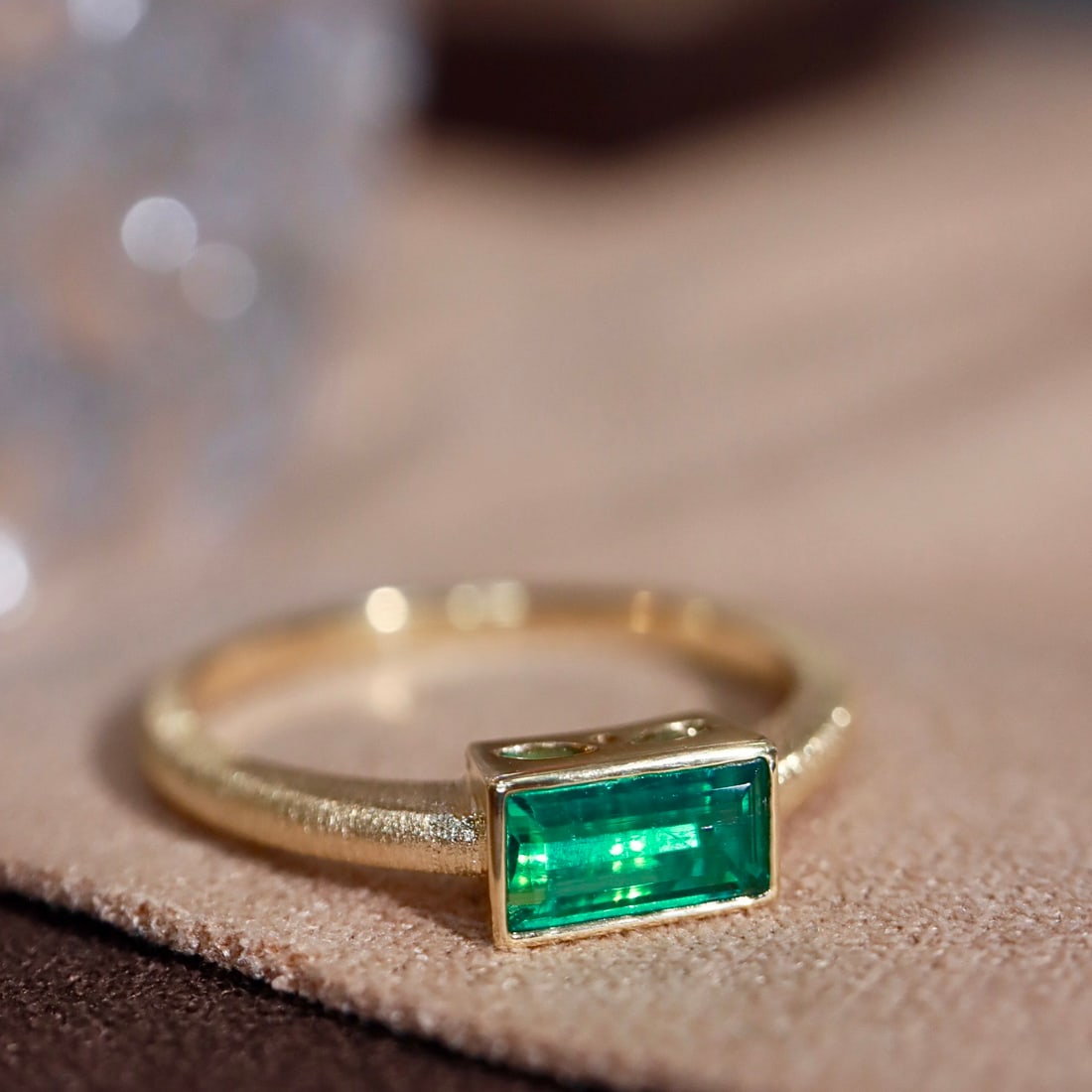 14k Gold 0.45 Ct Natural Emerald Ring - 6