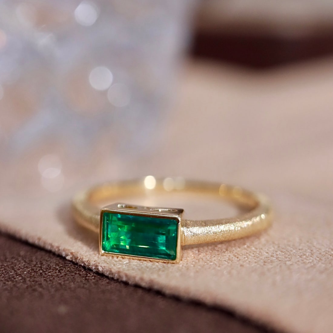 14k Gold 0.45 Ct Natural Emerald Ring - 7