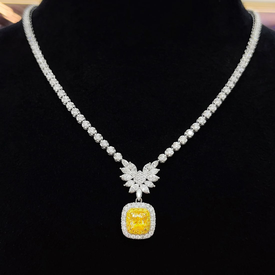 14k Gold 4.84 Ctw Natural Yellow Diamond & Diamond Necklace (1 of 6)