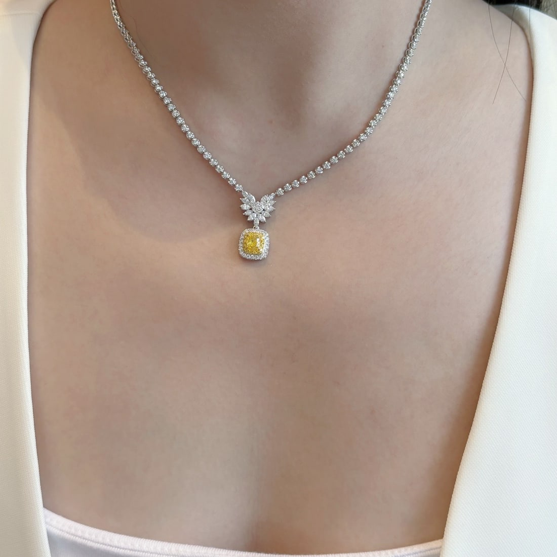 14k Gold 4.84 Ctw Natural Yellow Diamond & Diamond Necklace - 2