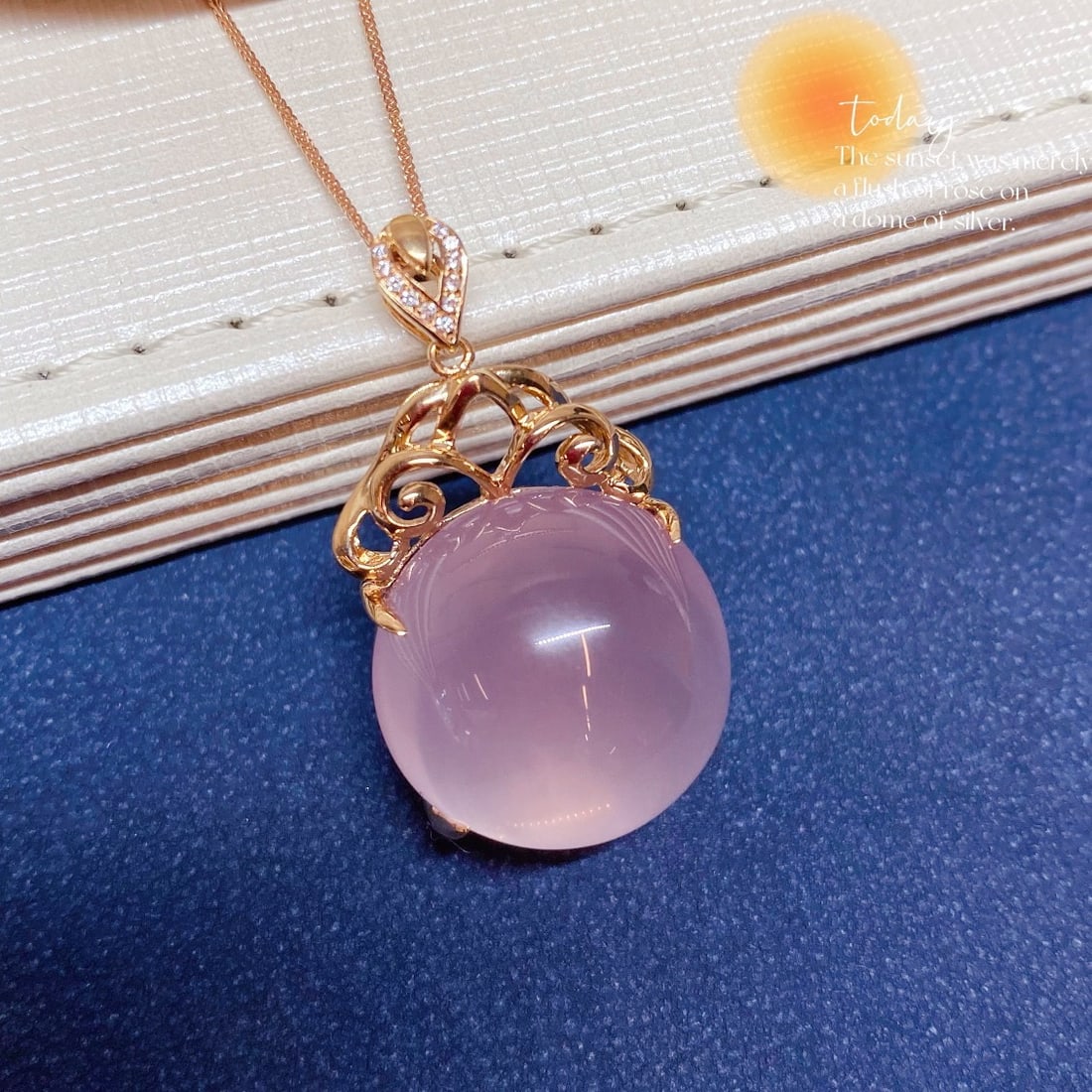 14k Gold 37.82 Ct Natural Rose Quartz & Diamond Pendant( Without Chain ): Ref:231092319 // gold content:14k gold // main gemstone:rose quartz // shape:round // carat weight:37. 82ct // color:pink // treatment:natural // cut grade:g // // adjacent gemstone 2 : diamond //