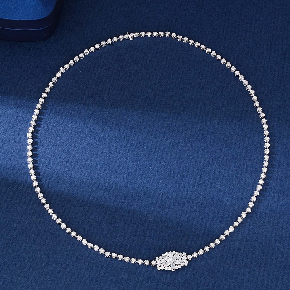 14k Gold 3.50 Ctw Natural H Diamond Necklace: Ref:231092323 // gold content:14k gold // main gemstone:diamond // shape:marquise // carat weight:0. 59ct // clarity grade:vs-si // color:h // treatment:natural // // adjacent gemstone 2 : diamond //
