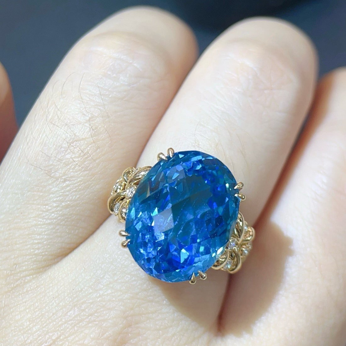 14k Gold 20.38 Ctw Natural Topaz & Diamond Ring - 6