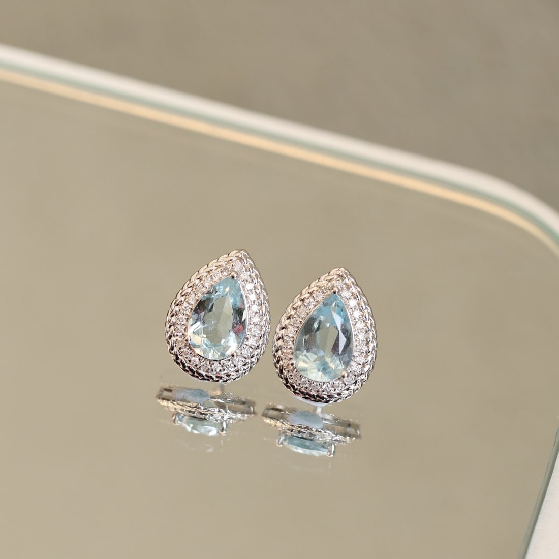 14k Gold 2.24 Ctw Natural Aquamarine & Diamond Earrings - 5