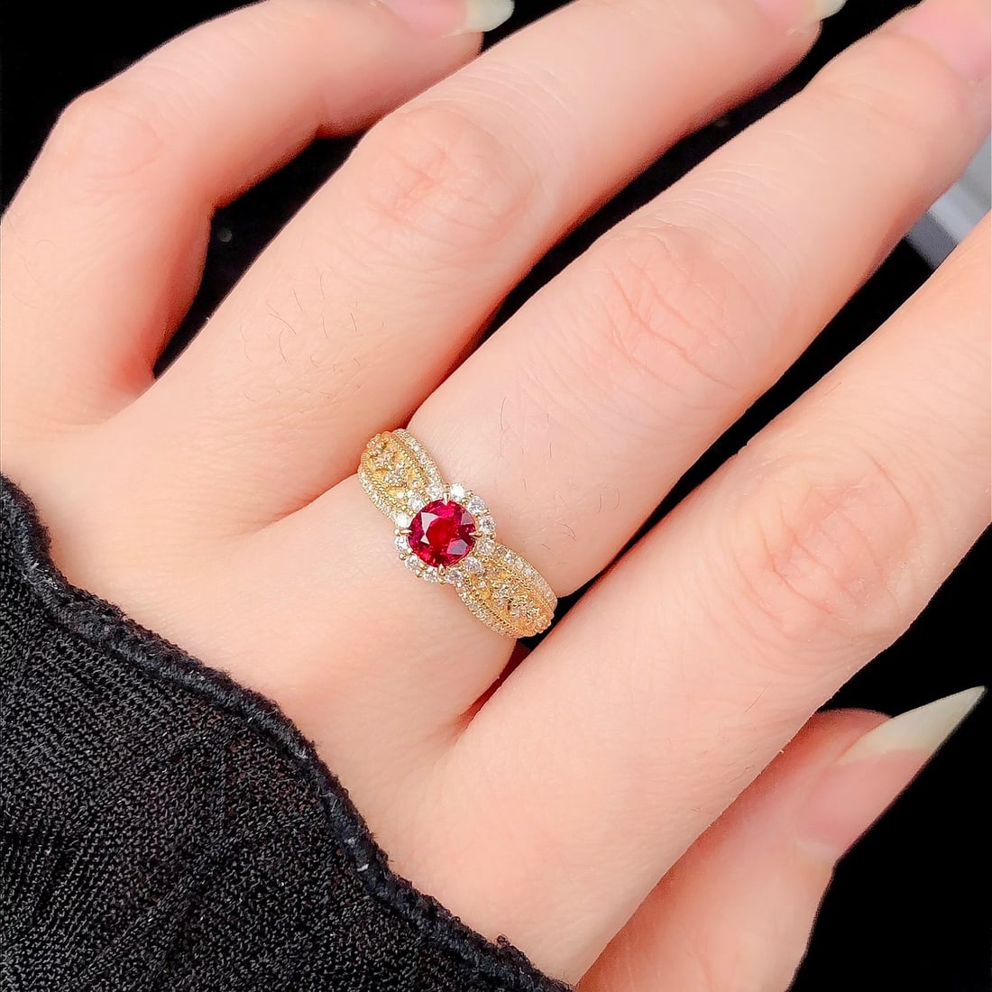 14k Gold 0.94 Ctw Natural Ruby & Diamond Ring - 4