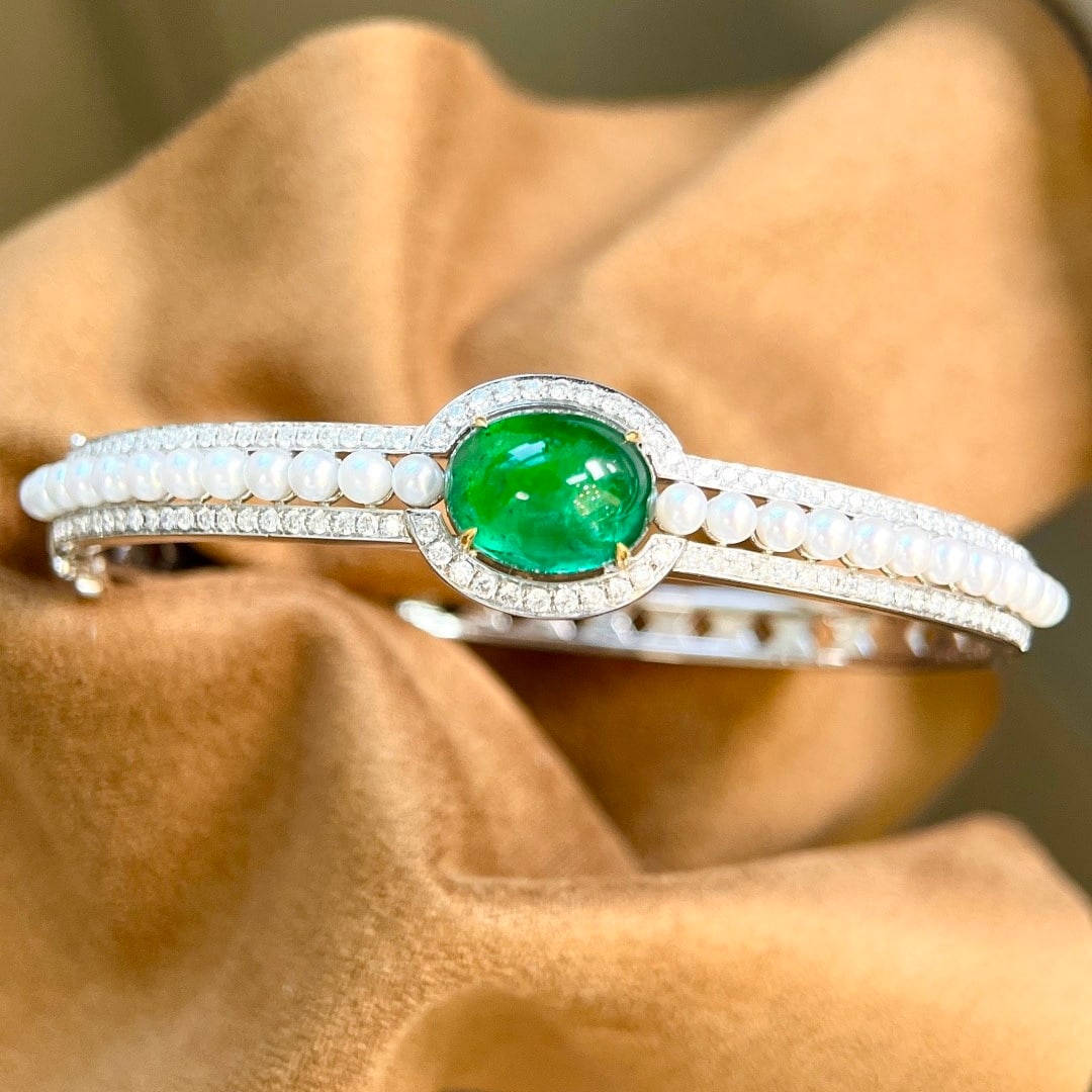 14k Gold 6.80 Ctw Vivid Green Natural Emerald & Diamond Bangle - 8