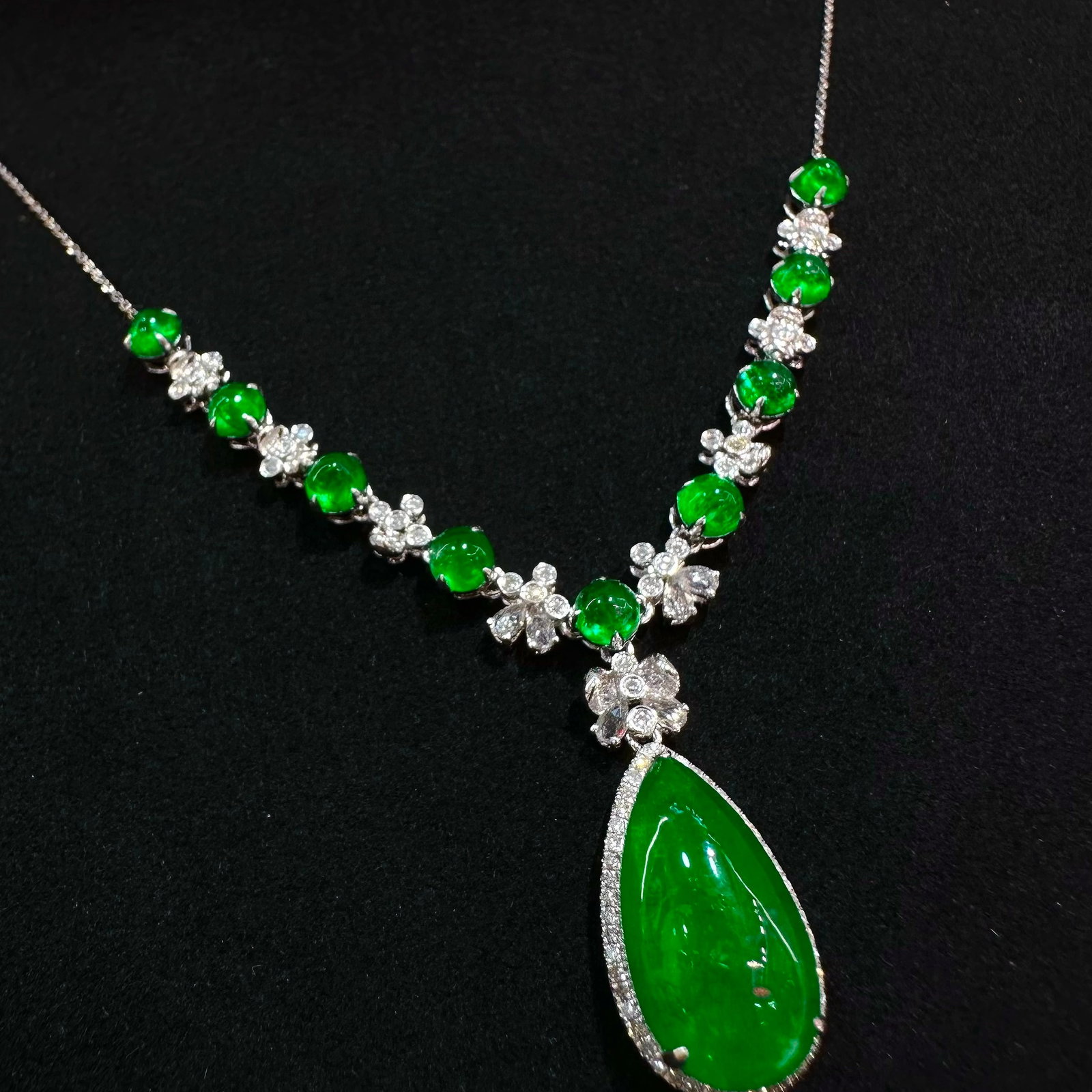 14k Gold 6.38 Ct Natural Emerald & Diamond & Sapphire Necklace - 4