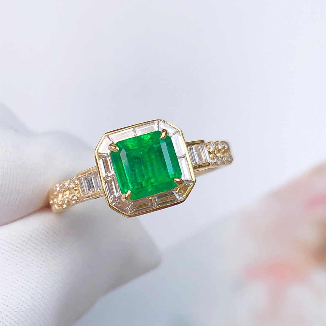 14k Gold 1.53 Ctw Vivid Green Natural Emerald & Diamond Ring - 2