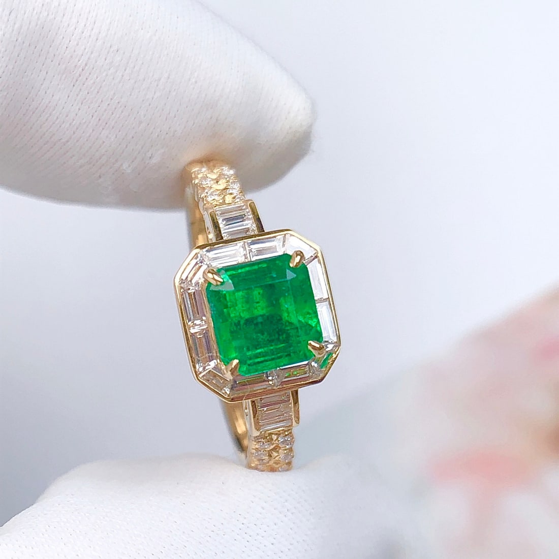 14k Gold 1.53 Ctw Vivid Green Natural Emerald & Diamond Ring - 6