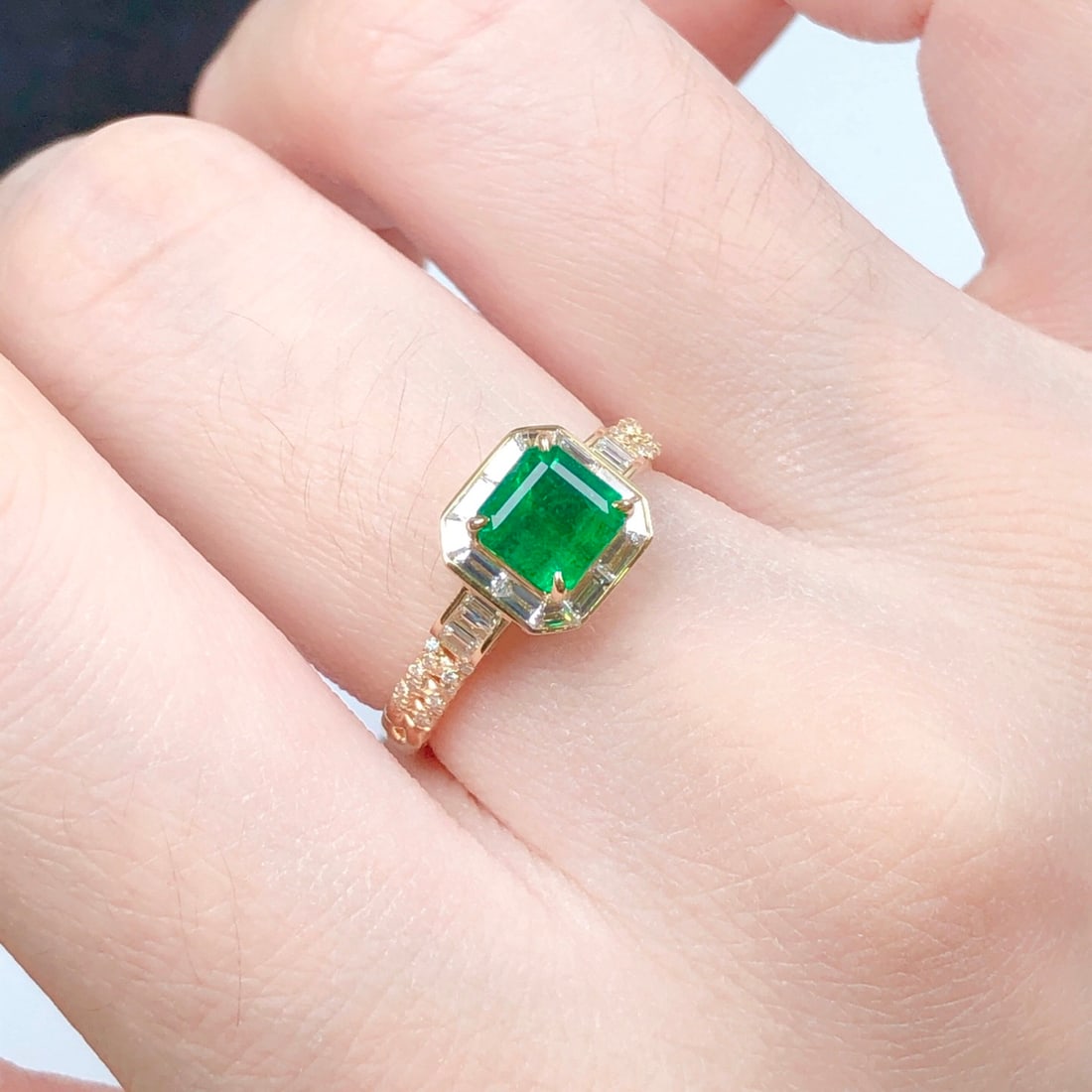 14k Gold 1.53 Ctw Vivid Green Natural Emerald & Diamond Ring - 8