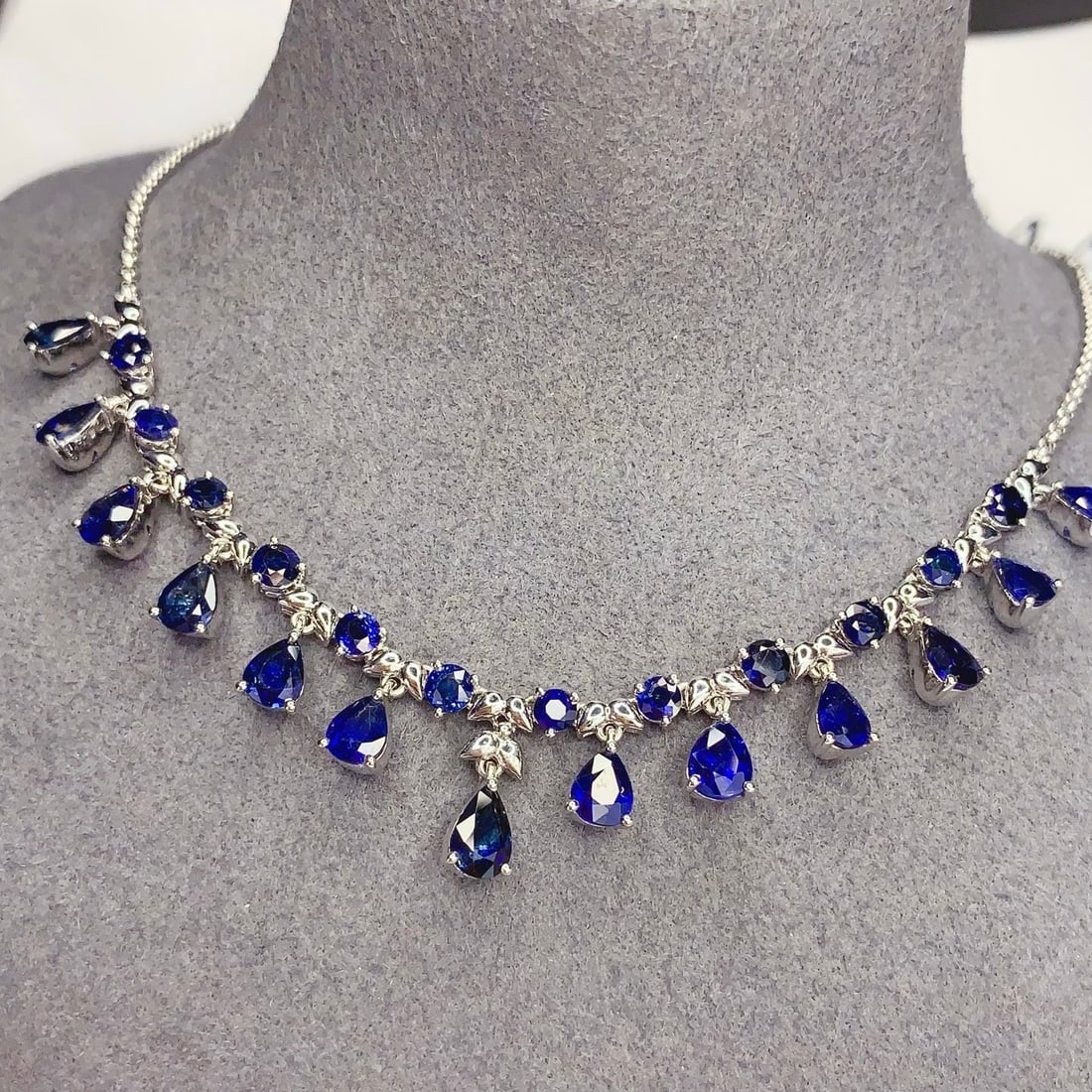 14k Gold 7.55 Ct Natural Sapphire Necklace - 5