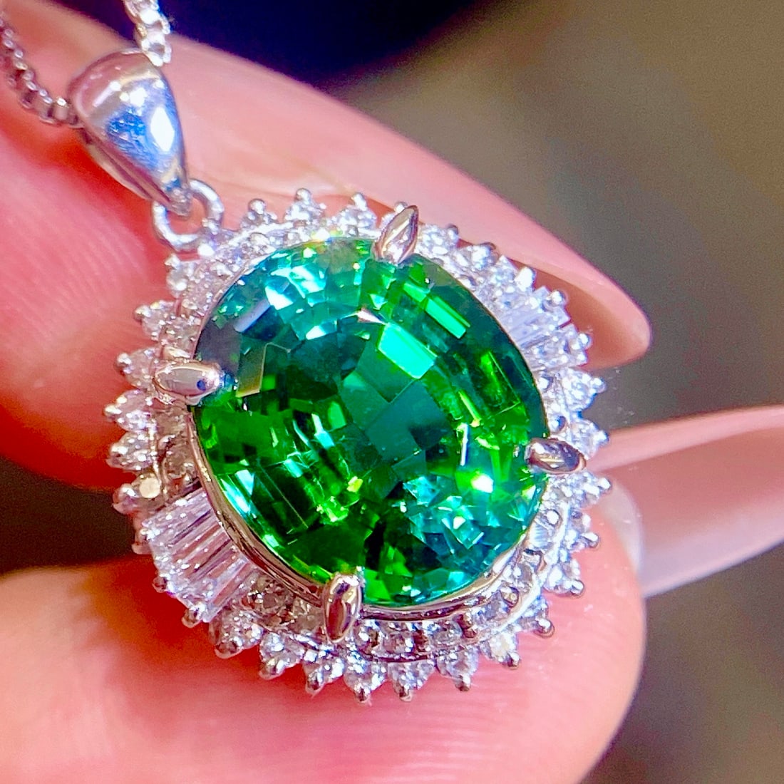 14k Gold 6.29 Ctw Natural Tourmaline & Diamond Pendant( Without Chain ): Ref:231092354 // gold content:14k gold // main gemstone:tourmaline // shape:oval // carat weight:5. 7ct // color:green // treatment:natural // // adjacent gemstone 2 : diamond // shape:multiple //