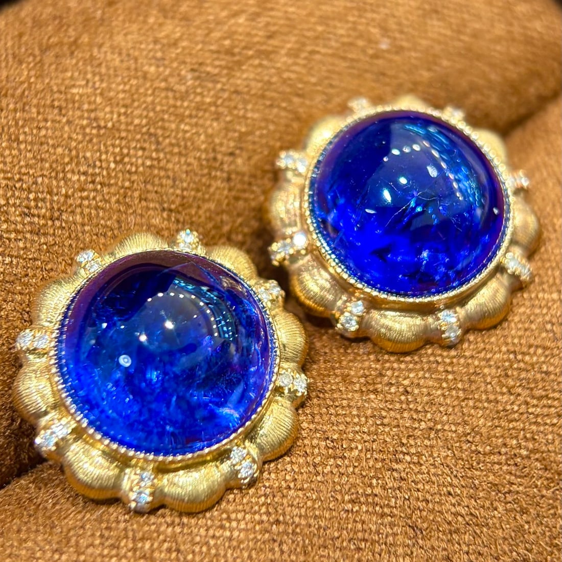 14k Gold 17.33 Ct Natural Tanzanite & Diamond Earrings - 4