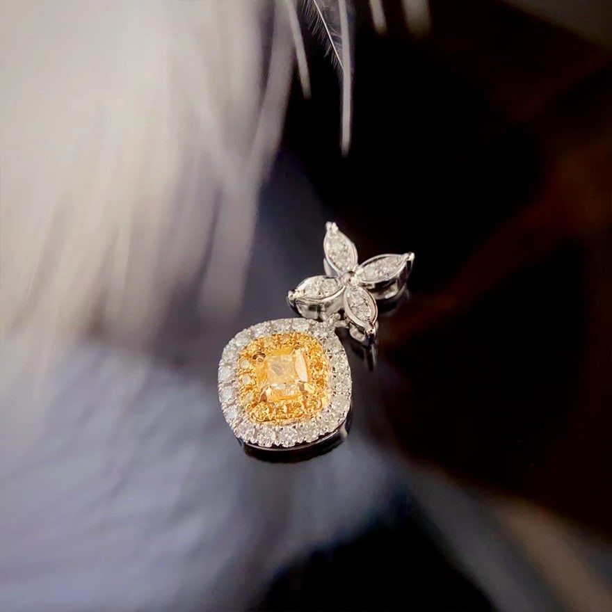 14k Gold 0.45 Ctw Natural Yellow Diamond & Diamond Pendant( Without Chain ) - 4