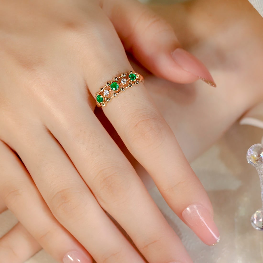 14k Gold 0.31 Ctw Vivid Green Natural Emerald & Diamond Ring: Ref:231092369 // gold content:14k gold // ring size:7. 25us // // main gemstone:emerald // shape:round // carat weight:0. 26ct // color:vivid green // treatment:natural // cut grade:g // // adjacent