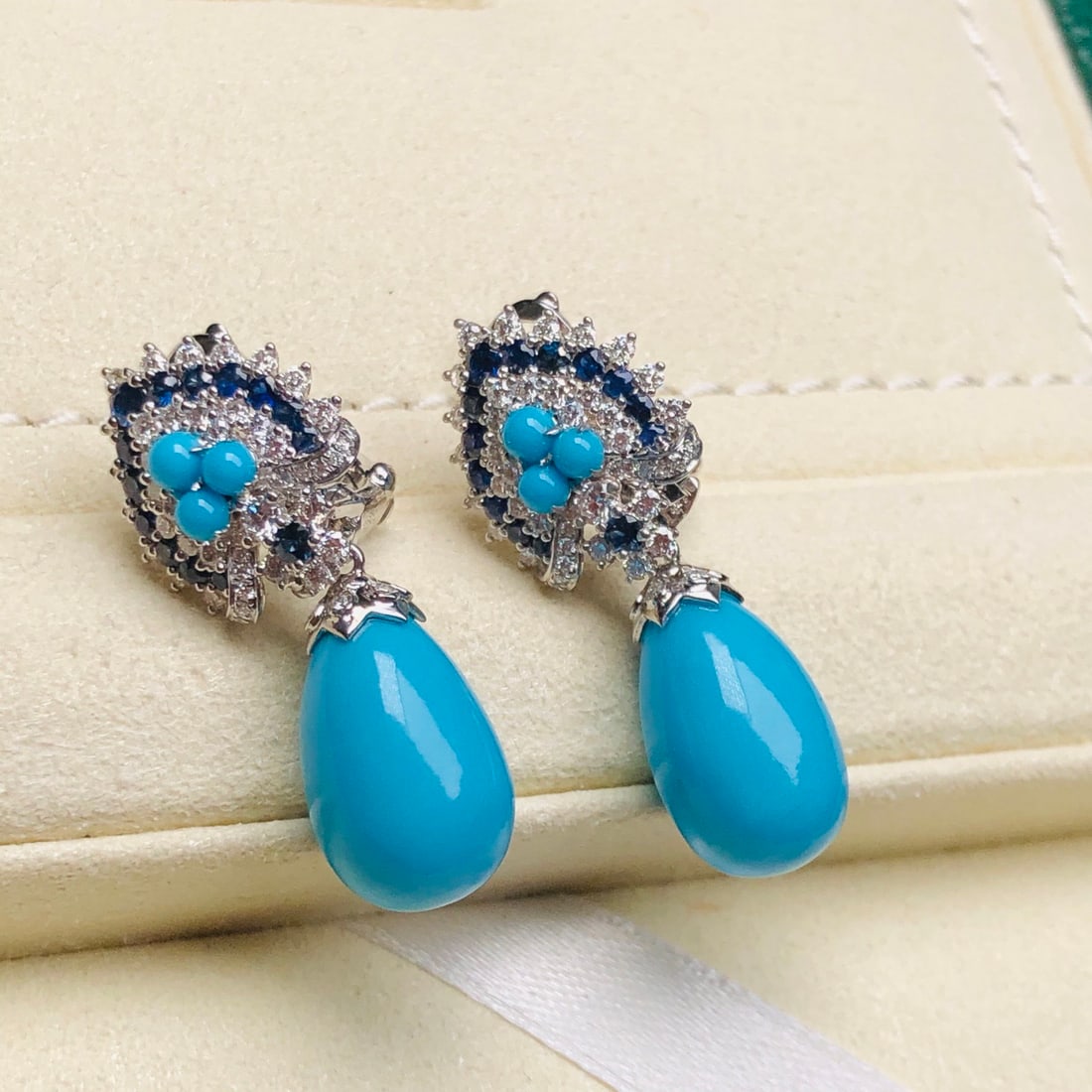 14k Gold 21.85 Ct Natural Blue Turquoise & Diamond & Sapphire Earrings - 2