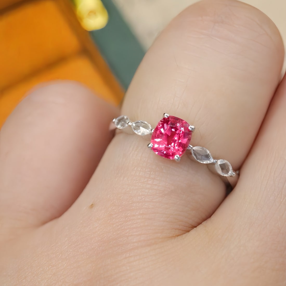 14k Gold 0.75 Ctw Natural Spinel & Diamond Ring - 5