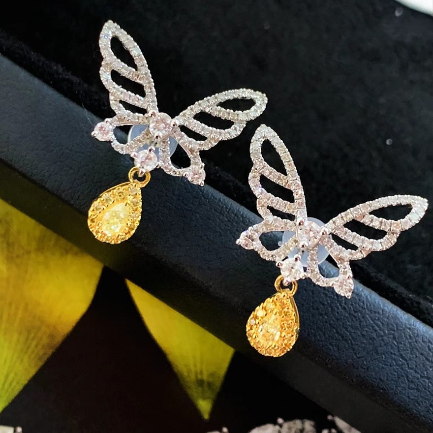 14k Gold 0.90 Ct Natural Color Diamond Earrings - 2
