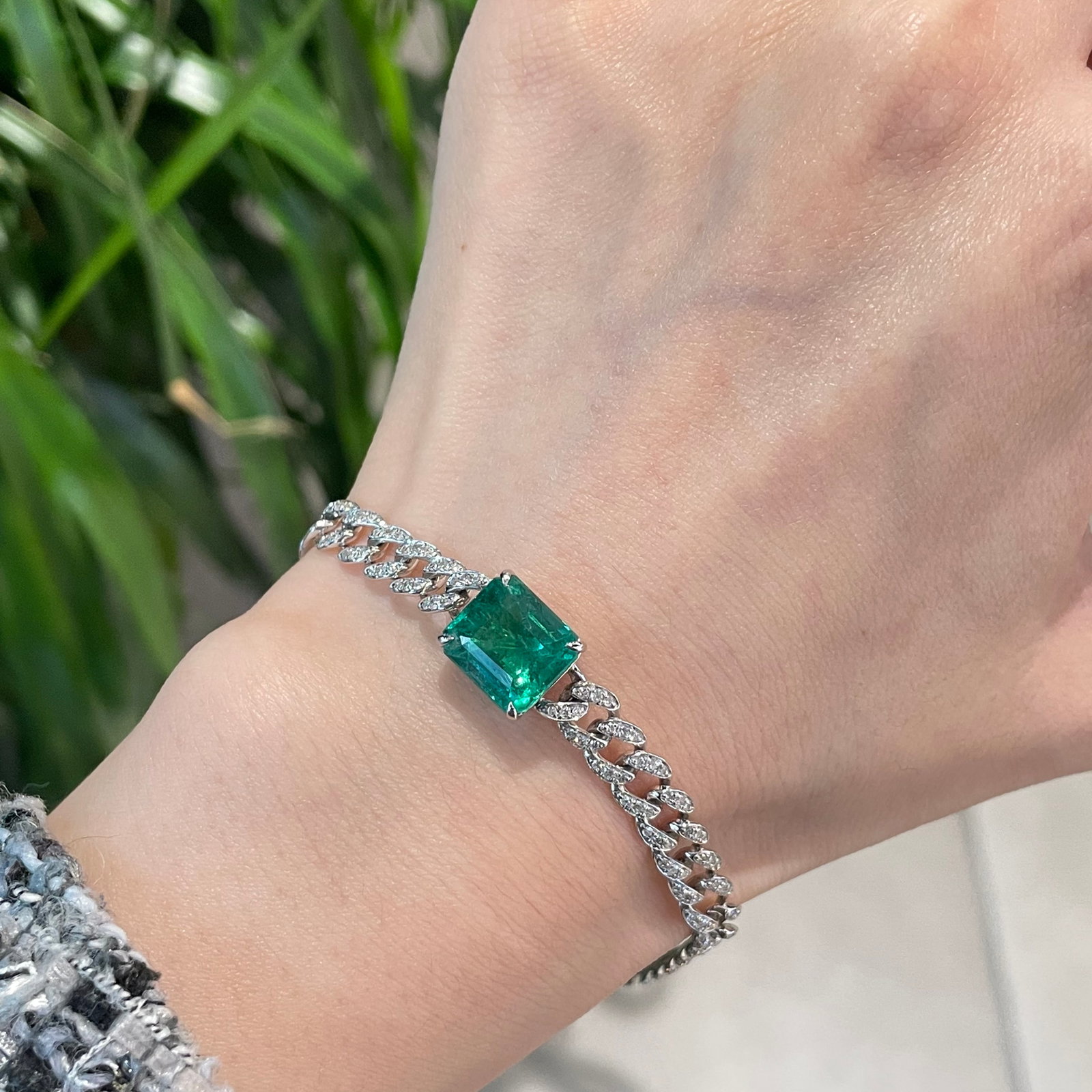 14k Gold 5.61 Ctw Vivid Green Natural Emerald & Diamond Bracelet - 2