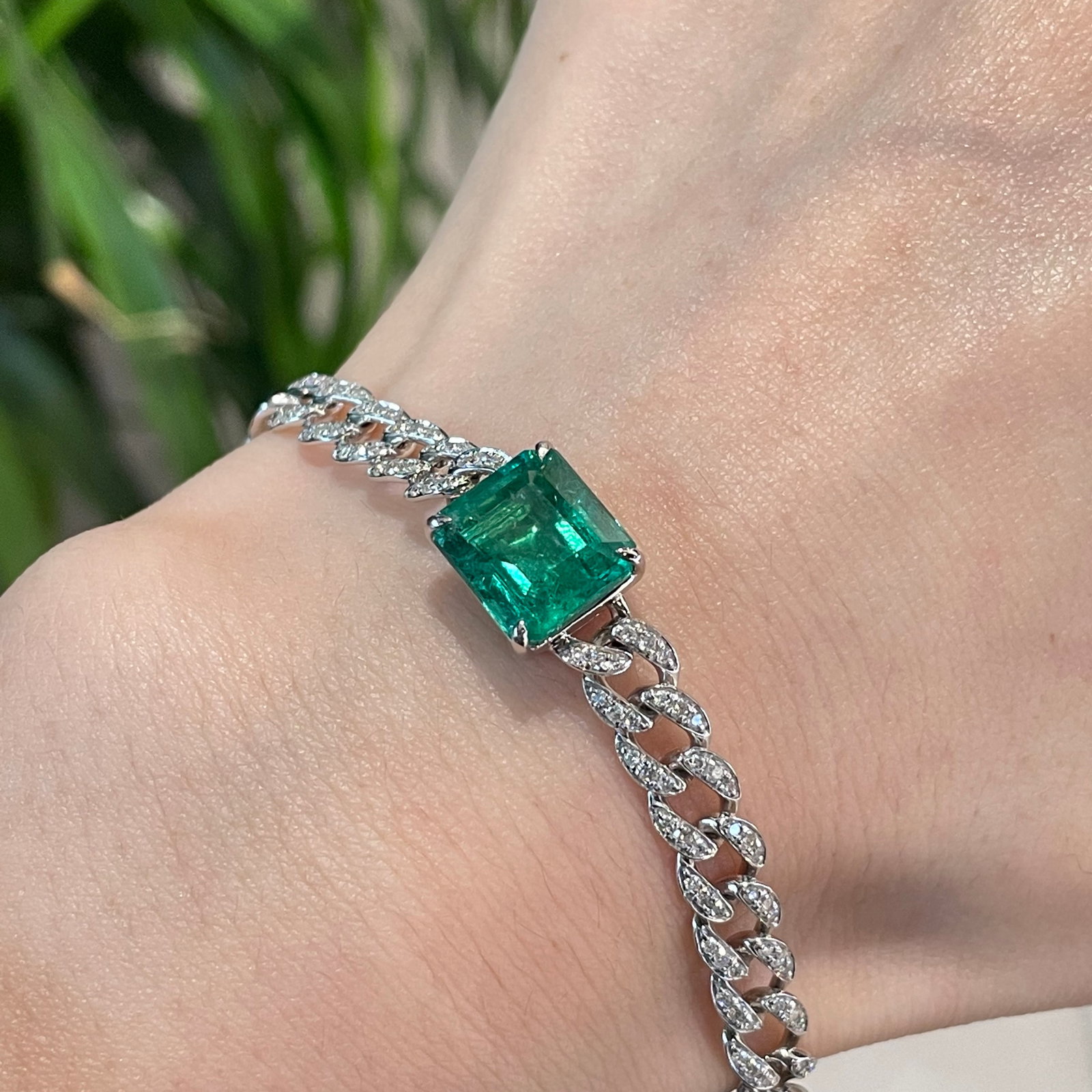 14k Gold 5.61 Ctw Vivid Green Natural Emerald & Diamond Bracelet - 5