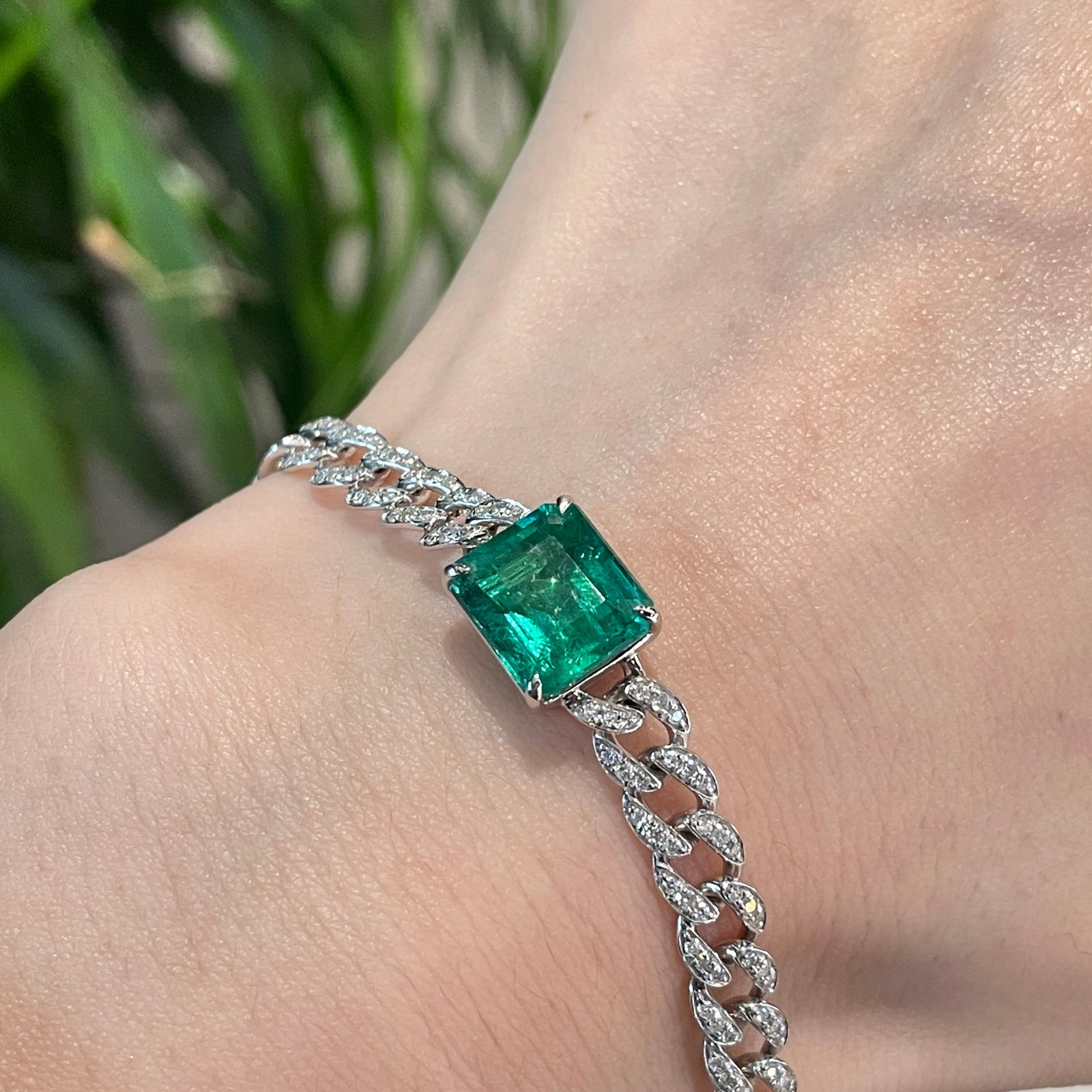 14k Gold 5.61 Ctw Vivid Green Natural Emerald & Diamond Bracelet - 6