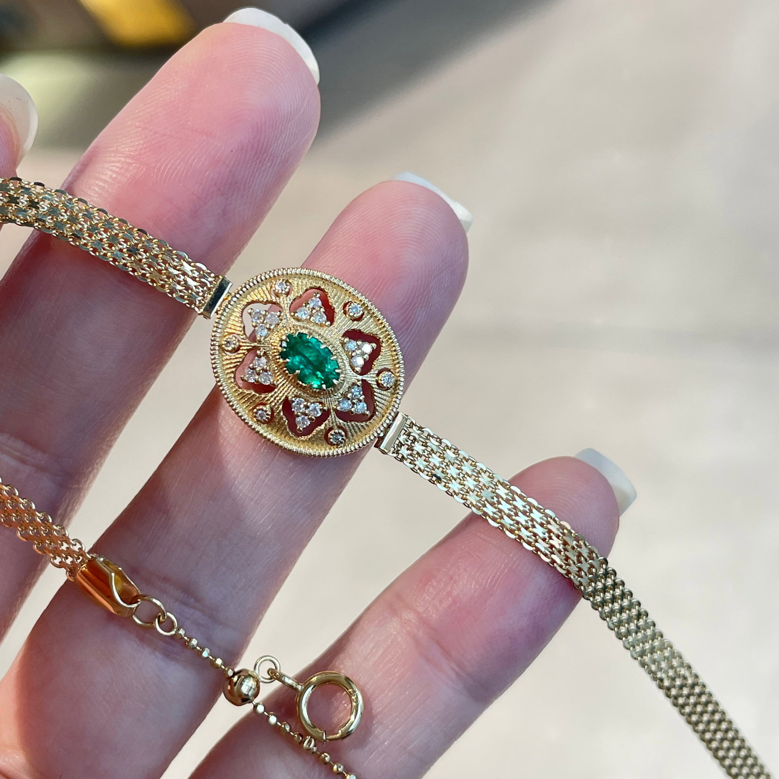 14k Gold 0.16 Ct Vivid Green Natural Emerald & Diamond Bracelet - 2