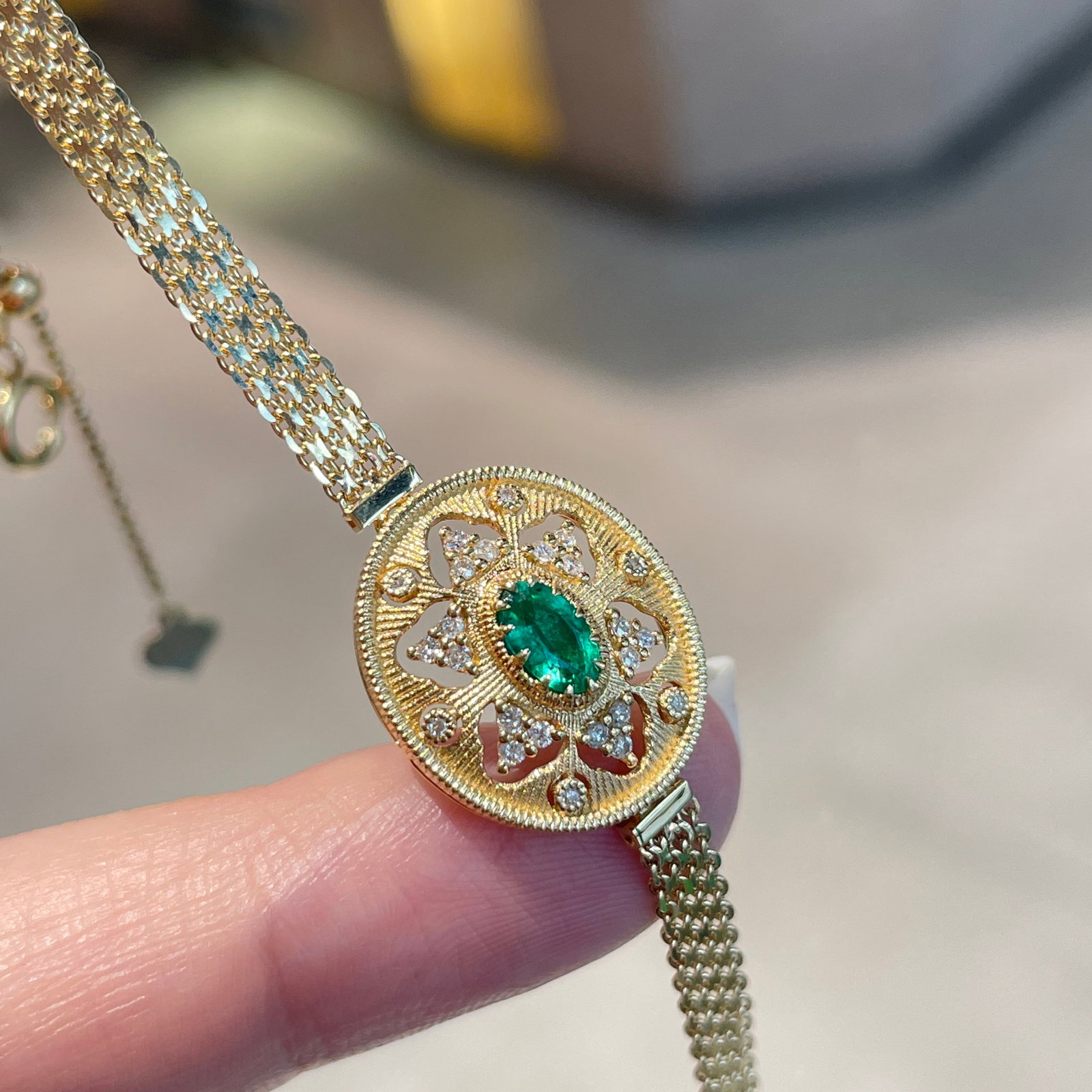 14k Gold 0.16 Ct Vivid Green Natural Emerald & Diamond Bracelet - 5