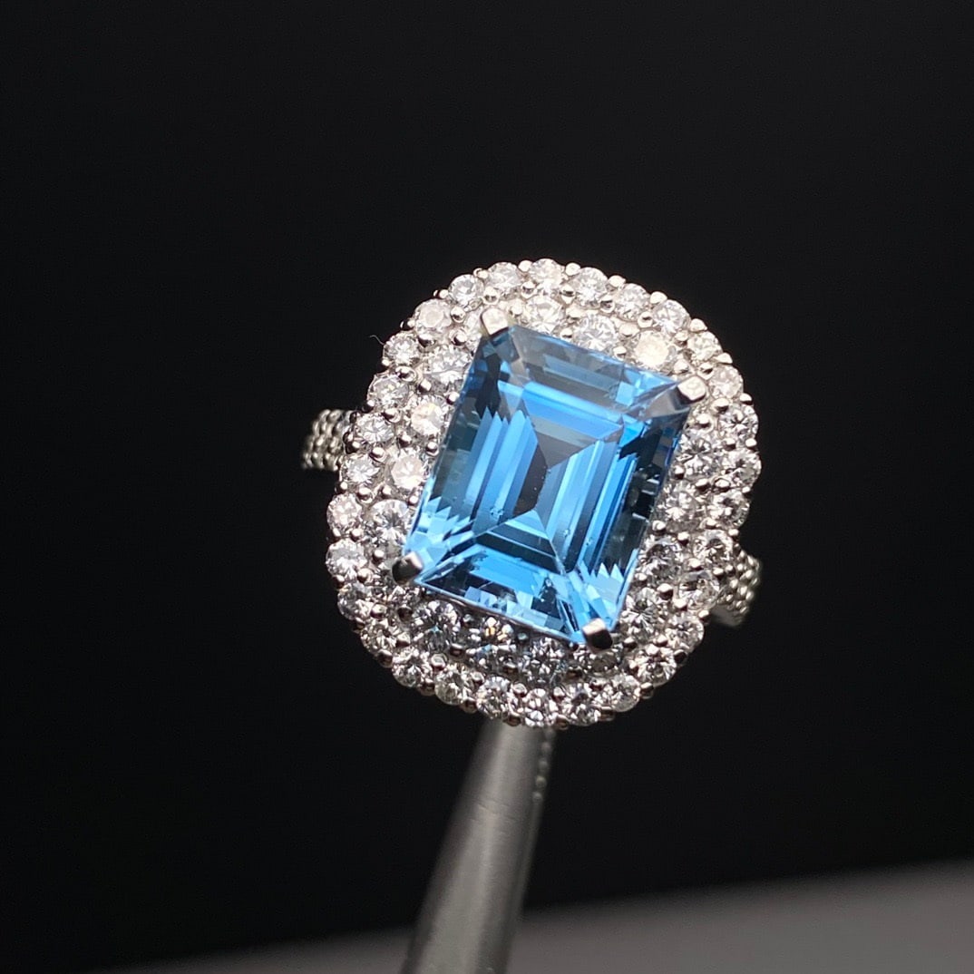 14k Gold 4.93 Ctw Natural Aquamarine & Diamond Ring: Ref:231092418 // gold content:14k gold // ring size:7. 25us // // main gemstone:aquamarine // shape:octagonal // carat weight:3. 71ct // color:blue // treatment:natural // // adjacent gemstone 2 : dia