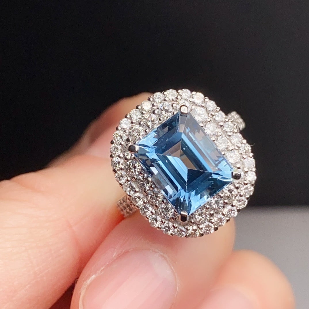 14k Gold 4.93 Ctw Natural Aquamarine & Diamond Ring - 3