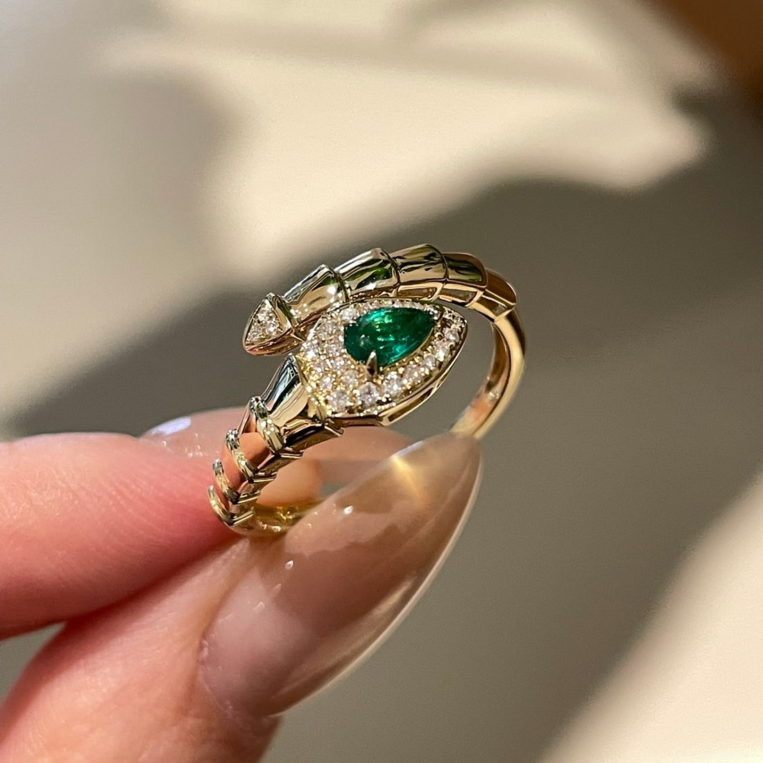 14k Gold 0.2 Ct Vivid Green Natural Emerald & Diamond Ring: Ref:231092427 // gold content:14k gold // ring size:7. 25us // // main gemstone:emerald // shape:pear // carat weight:0. 2ct // color:vivid green // treatment:natural // // adjacent gemstone 2 : diamo