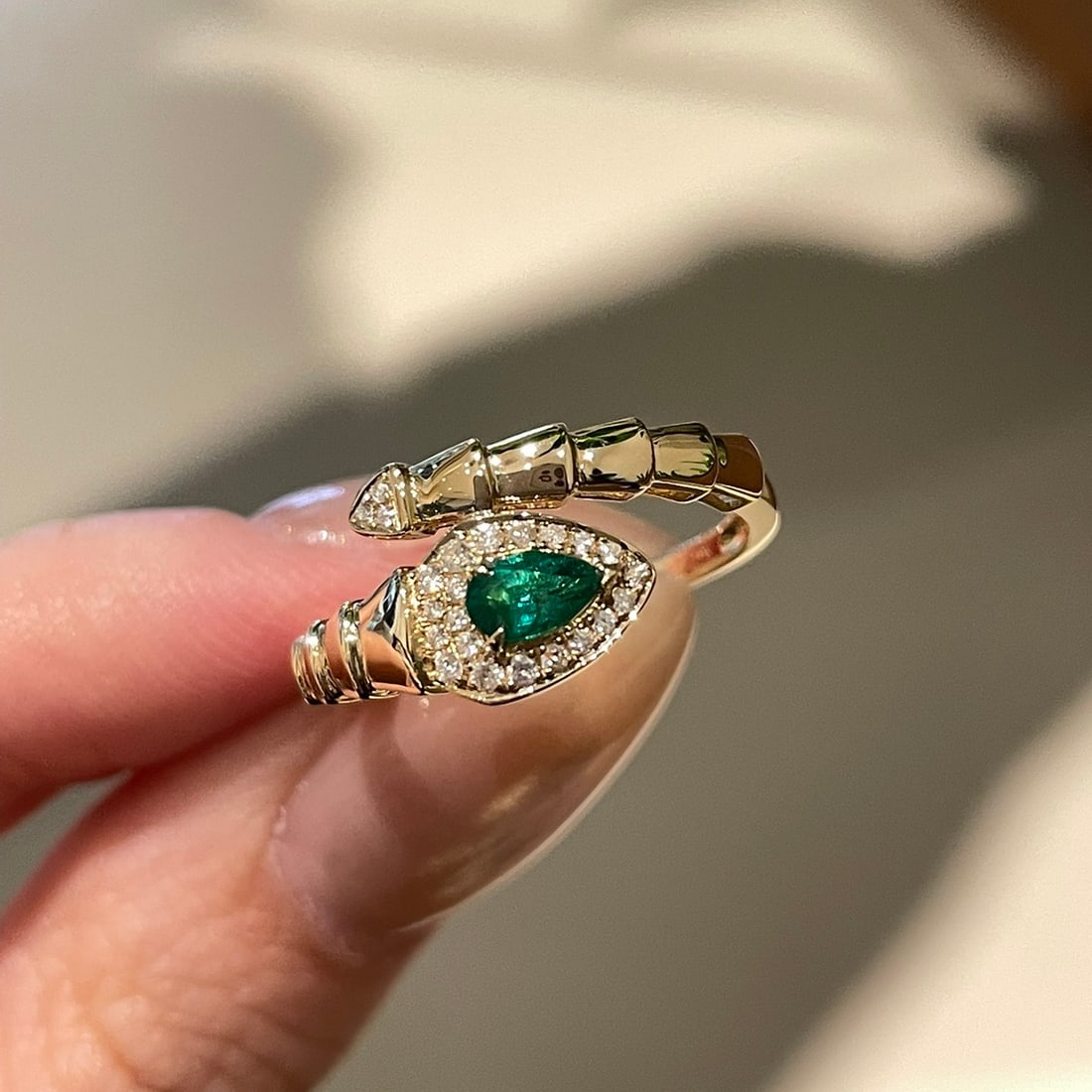 14k Gold 0.2 Ct Vivid Green Natural Emerald & Diamond Ring - 2