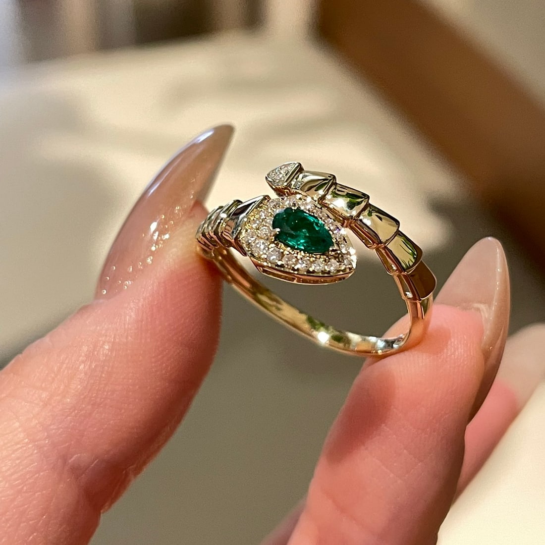 14k Gold 0.2 Ct Vivid Green Natural Emerald & Diamond Ring - 4