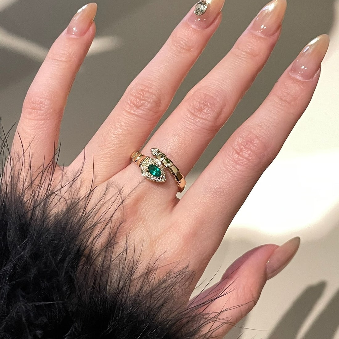 14k Gold 0.2 Ct Vivid Green Natural Emerald & Diamond Ring - 5