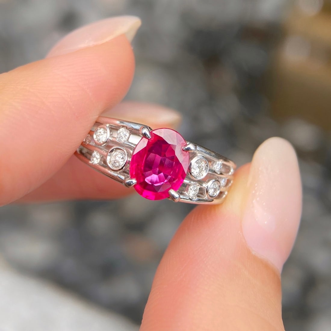 14k Gold 1.35 Ctw Natural Ruby & Diamond Ring: Ref:231092429 // gold content:14k gold // ring size:7. 25us // // main gemstone:ruby // shape:oval // carat weight:1. 21ct // color:red // treatment:natural // // adjacent gemstone 2 : diamond //