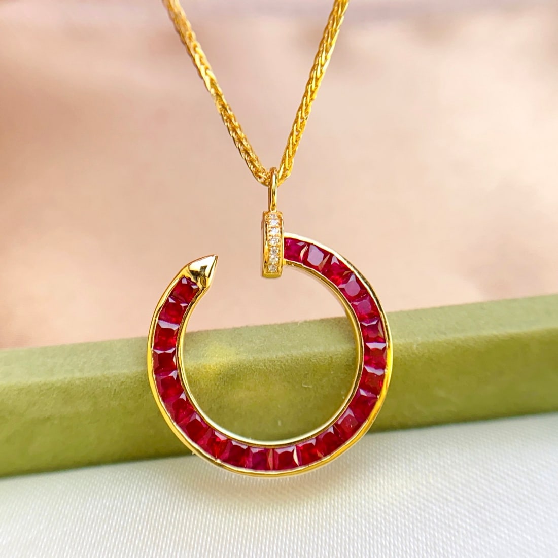 14k Gold 2.08 Ct Natural Ruby & Diamond Pendant( Without Chain ): Ref:231092440 // gold content:14k gold // main gemstone:ruby // shape:princess // carat weight:2. 08ct // color:red // treatment:natural // // adjacent gemstone 2 : diamond // number of stones:7 //