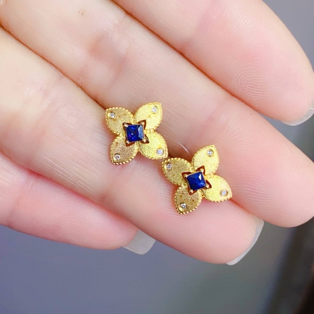 14k Gold 0.45 Ct Natural Sapphire & Diamond Earrings - 3