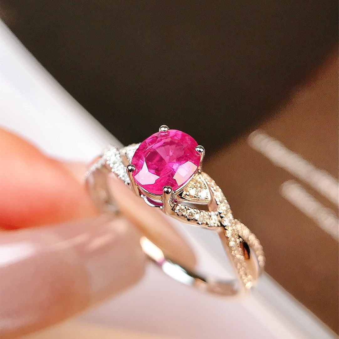 14k Gold 0.99 Ctw Natural Sapphire & Diamond Ring: Ref:231092448 // gold content:14k gold // ring size:7. 25us // // main gemstone:sapphire // shape:oval // carat weight:0. 84ct // color:pink // treatment:natural // // adjacent gemstone 2 : diamond //