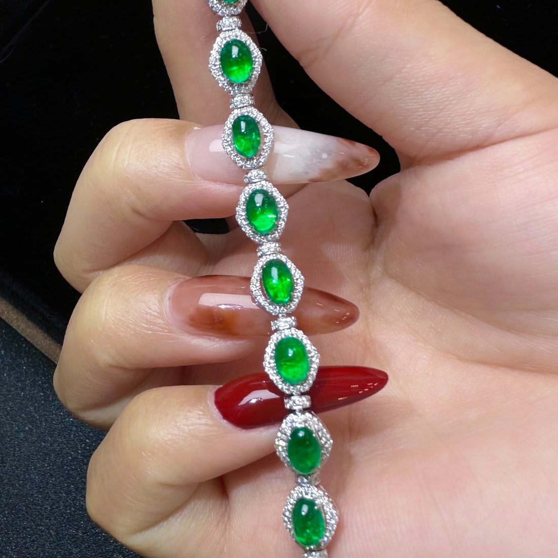 14k Gold 8.93 Ctw Vivid Green Natural Emerald & Diamond Bracelet - 4