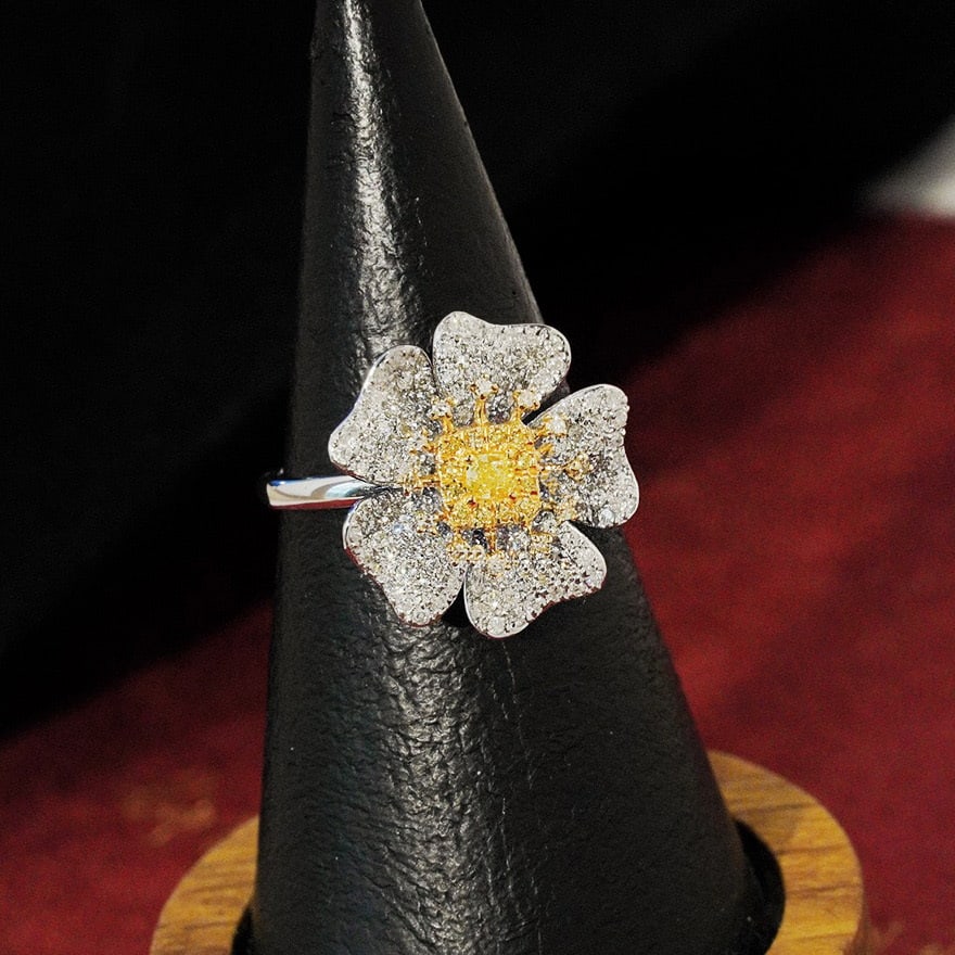 14k Gold 0.90 Ct Natural Color Diamond & Flowers Ring: Ref:231093009 // gold content:14k gold // ring size:7. 25us // // main gemstone:color diamond // shape:multiple // carat weight:0. 90ct // clarity grade:vs-si // color:color // treatment:natural //