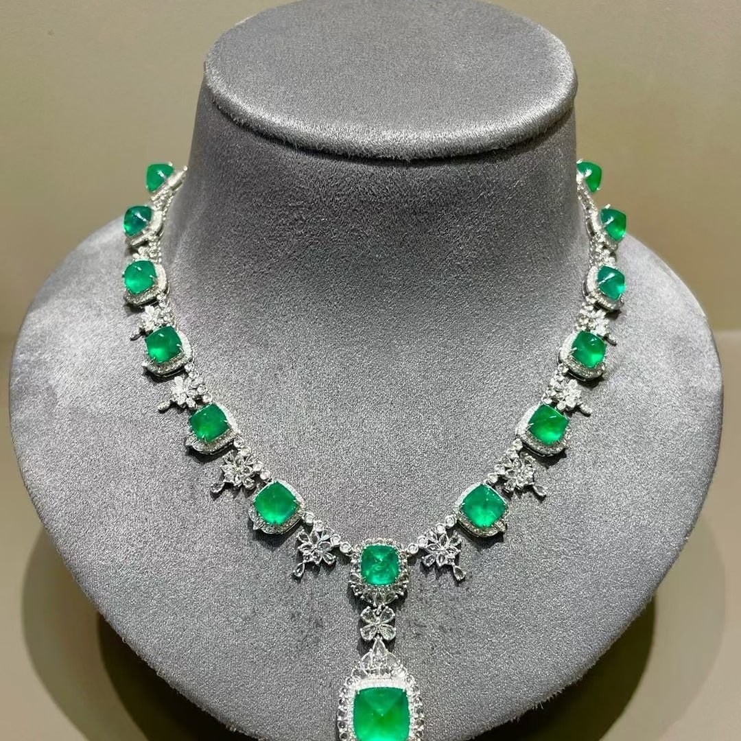 14k Gold 18.3 Ctw Natural Emerald & Diamond Necklace - 4