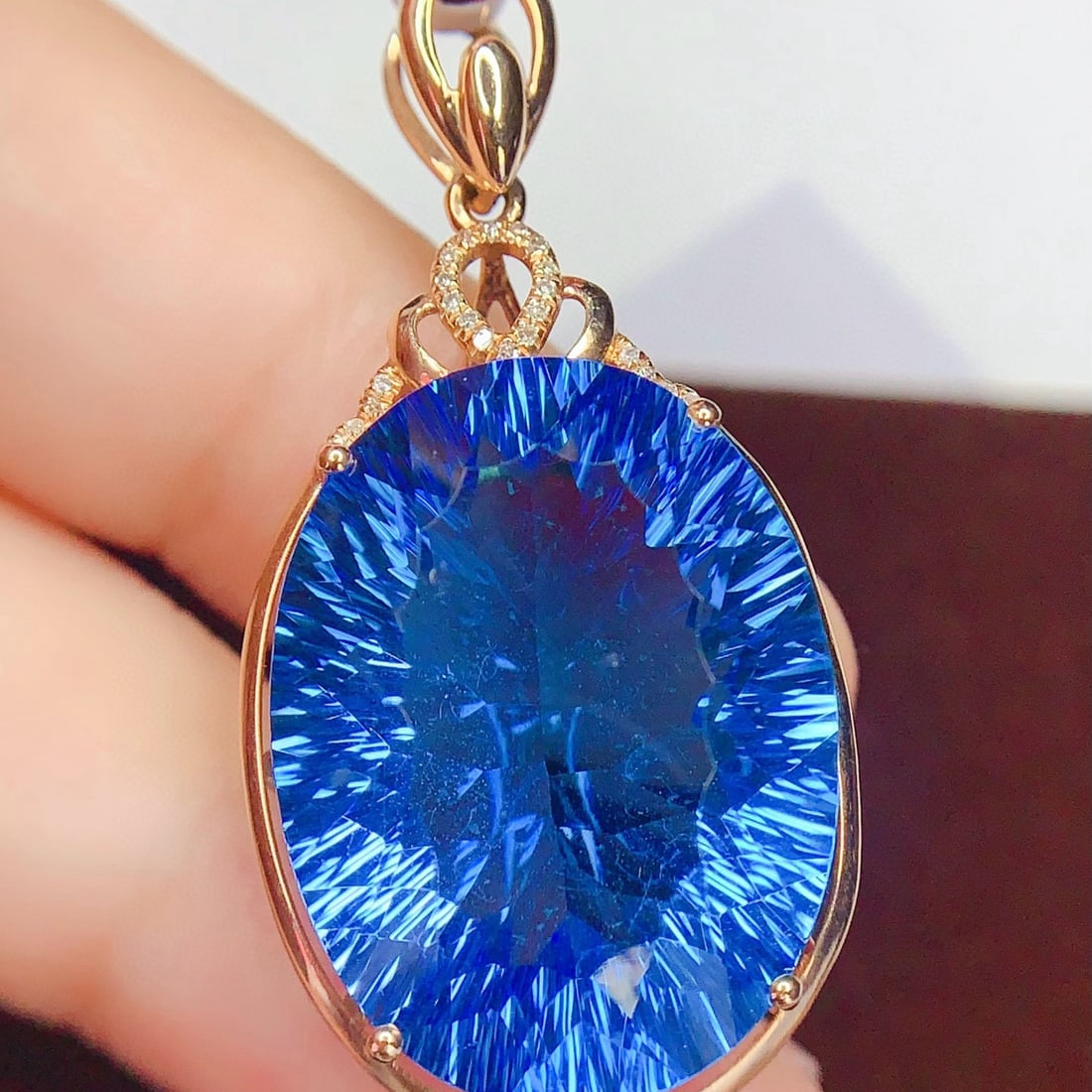 14k Gold 25.20 Ct Natural Topaz & Diamond Pendant( Without Chain ) - 3