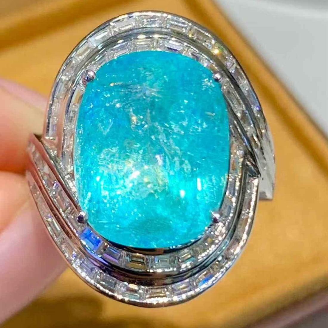 14k Gold 10.73 Ct Natural Paraiba Tourmaline & Diamond Ring: Ref:231093045 // gold content:14k gold // ring size:7. 25us // // main gemstone:paraiba tourmaline // shape:oval // carat weight:10. 73ct // color:blue // treatment:natural // // adjacent gemstone 2